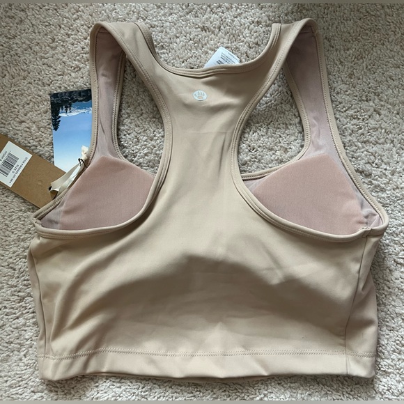NWT Bearpaw Outdoors Beige Crop Tank with Built- In Bra Size Small RARE 🐾 - Picture 7 of 8